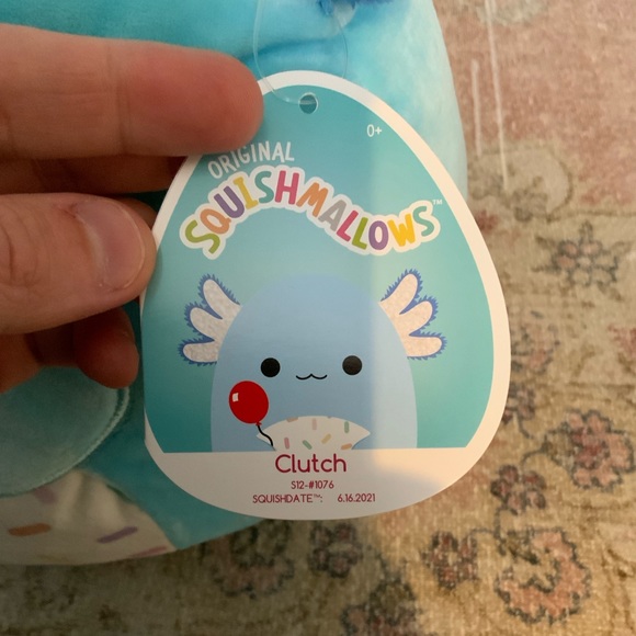 Squishmallows - Clutch the Axolotl 12 inch - Picture 4 of 4